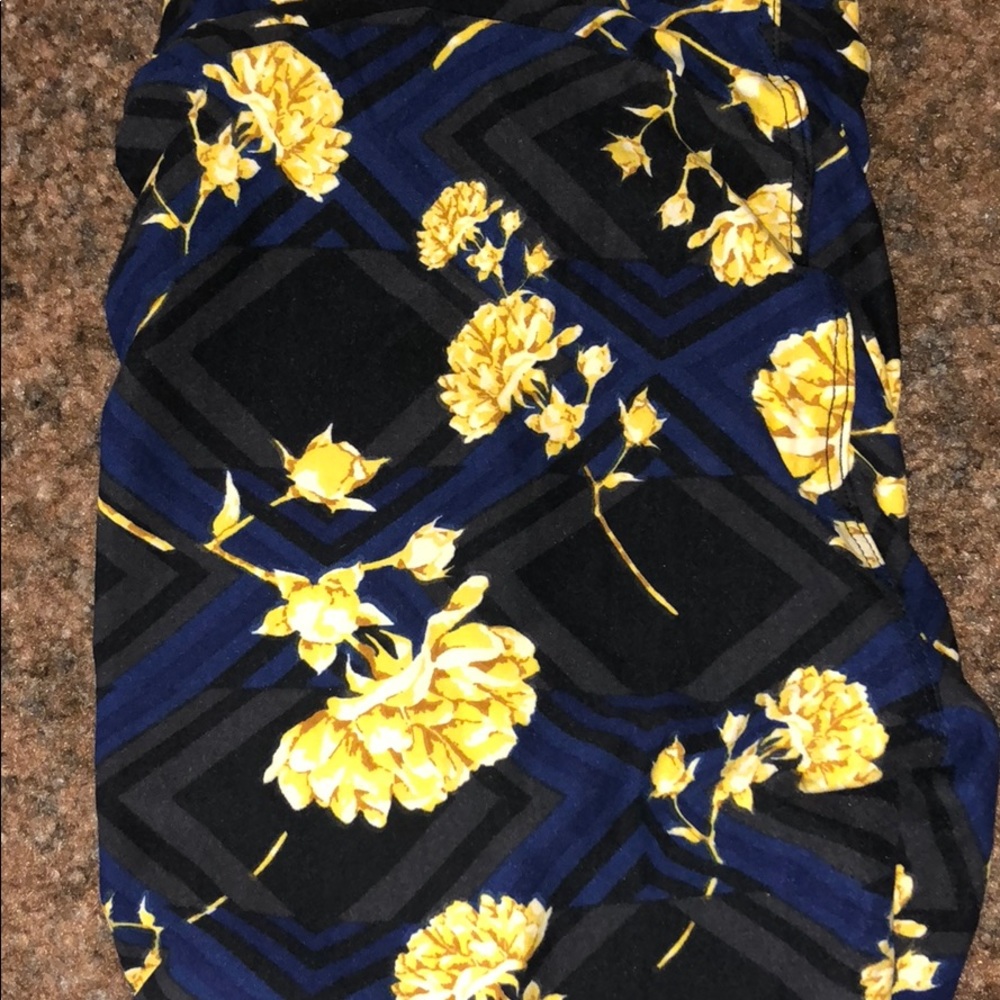 Lularoe leggings. Never worn.
